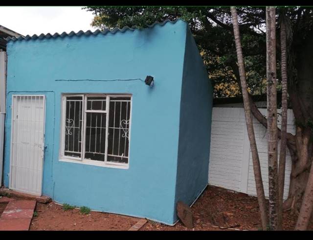 2 BEDROOM HOUSE TO LET IN GLENWOOD